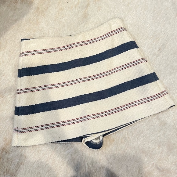 Zara- texture blue white stripe skort - Picture 4 of 9